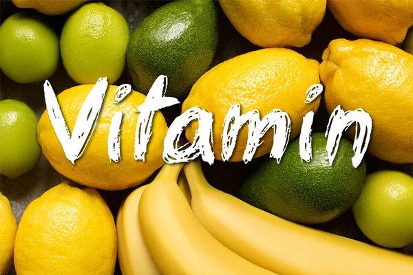 Vista superior de colorido amarelo e verde deliciosas frutas de verão, ilustração de vitamina — Fotografia de Stock