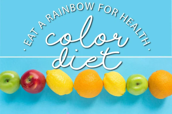 Vista superior de frutas maduras e ilustración de la dieta de color sobre fondo azul, collage - foto de stock