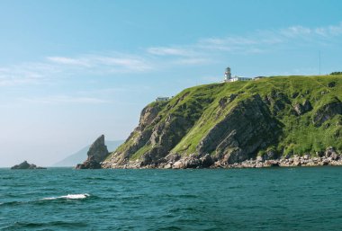 Tatar Boğazı kıyısında deniz feneri
