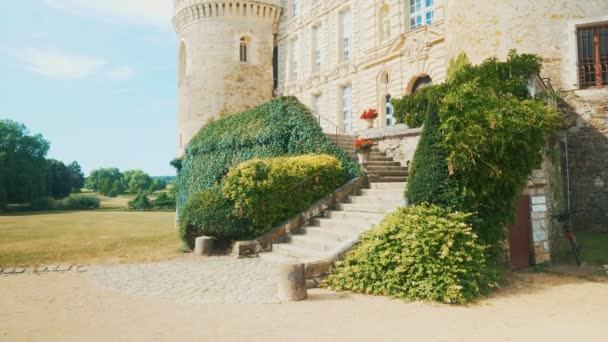 Chateau de brissac im Tal der Loire in Frankreich — Stockvideo