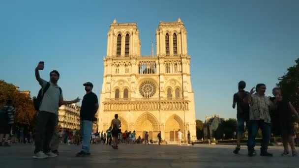 Notre-Dame de Paris, Frankrijk onze lieve vrouw van de kathedraal van Parijs, timelapse — Stockvideo
