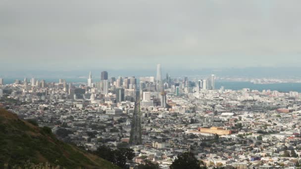 Pohled na Panorama San Franciska ve dvojici hor — Stock video