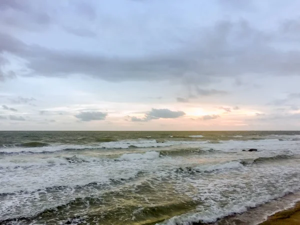 Laut Langit Pantai Sinar Matahari Dan Awan — Stok Foto