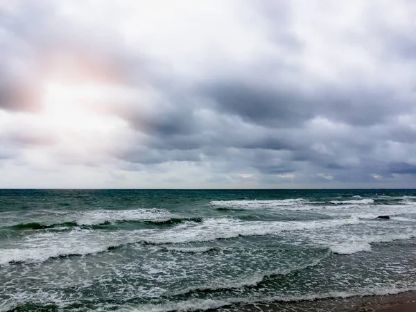 Zee Lucht Stranden Zon Wolken — Stockfoto