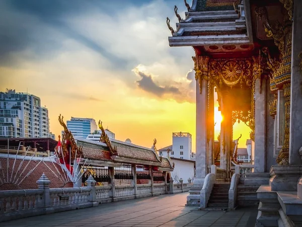 Temple Thaïlandais Ciel Soir Coucher Soleil Temple Thaïlandais Ciel Soir — Photo