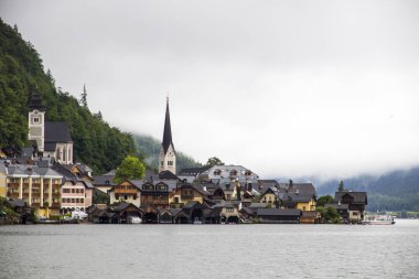 Hallstatt'ın panoramik manzarasını ve göl Hallstatter görmek, Dachstein Salzkammergut kültürel peyzaj, Avusturya'da bir dünya mirası alanı parçası