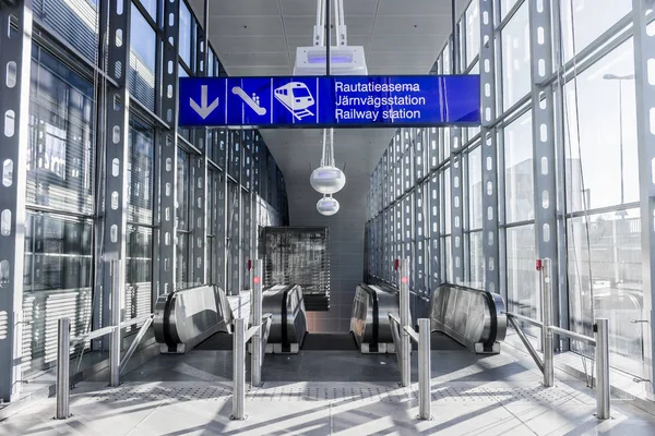 Indicaciones Dirección Dentro Del Aeropuerto Helsinki Finlandia — Foto de Stock