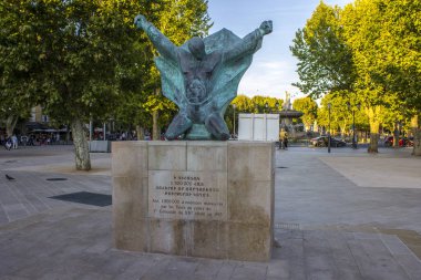 Cours Mirabeau, Aix-en-Provence, Fransa geniş bir caddede
