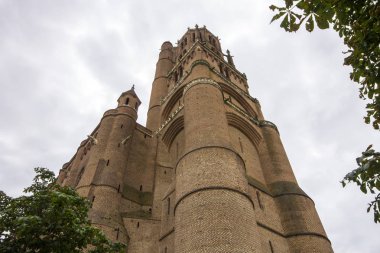 Aziz Cecilia Albi, Fransa katedral Bazilikası. Aslında bir kale olarak inşa edilen ve dünyanın binası en büyük tuğla olmak iddia. 2010 yılından bu yana Dünya Mirası