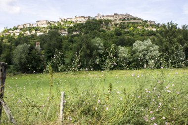 Cordes-sur-Ciel, Güney Fransa'da güzel bir şehir manzarası