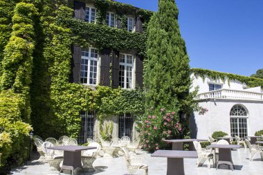 Logis Hotellerie du Chateau de içinde Floure, harika otel Relais du Silence, Güney Fransa'da, Gaston Bonheur eski ev