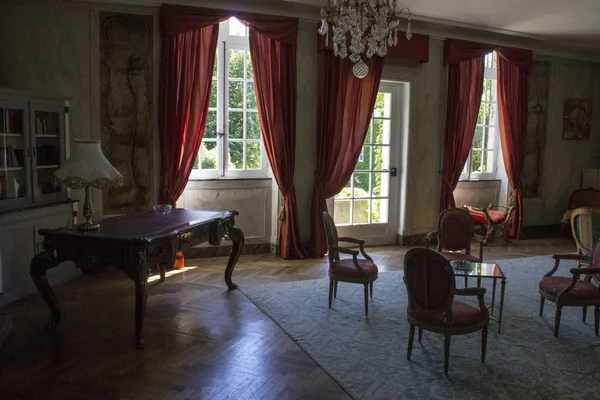 Hotellerie Floure 一个美妙的酒店瑞拉斯特莱维在法国南部的沉默 古斯加顿的古老家 Bonheur — 图库照片