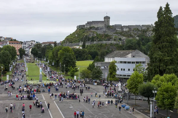 Den Helgedom Vår Fru Lourdes Destination För Pilgrimsfärd Frankrike Som — Stockfoto