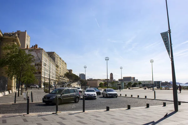 マルセイユ旧港周辺でのフランスの街内 — ストック写真