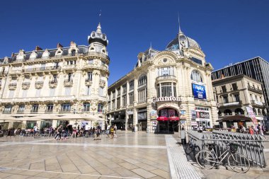 Montpellier, Fransa için ana ve en önemli Meydanı Place de la Comedie anıtları