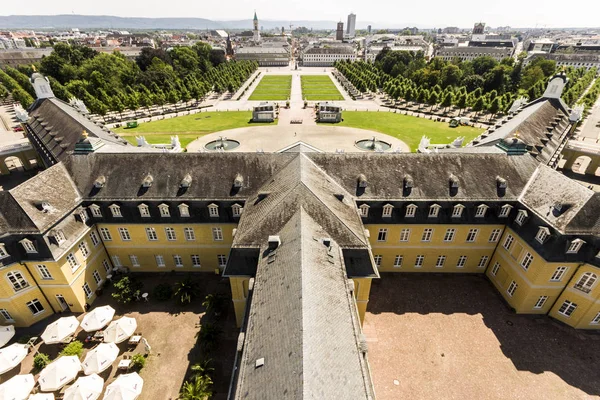 Widoki Niemieckiego Miasta Karlsruhe Pałacu Wieża Karlsruhe Karlsruher Schloss Badenia — Zdjęcie stockowe