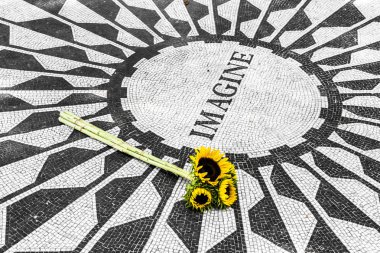 New York şehri. Central Park'ta, Manhattan da çilek alanları John Lennon Memorial'dan memorial mozaik resim yazısını Imagine