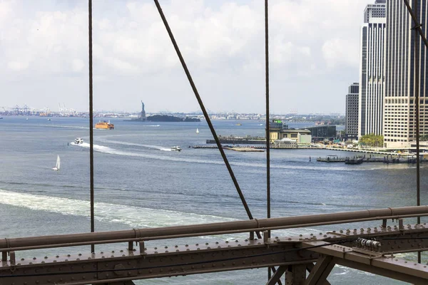 Ciudad Nueva York Vistas Estatua Libertad Bajo Manhattan Desde Puente — Foto de Stock