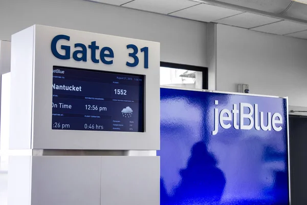 Boston Massachusetts Jetblue Gate Aeropuerto Internacional Edward Lawrence Logan Boston — Foto de Stock