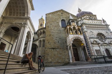 Bergamo, İtalya'nın Citta Alta (üst şehir) anıtları. Duomo (katedral), Basilica di Santa Maria Maggiore ve Cappella Colleoni (Colleoni Şapel)