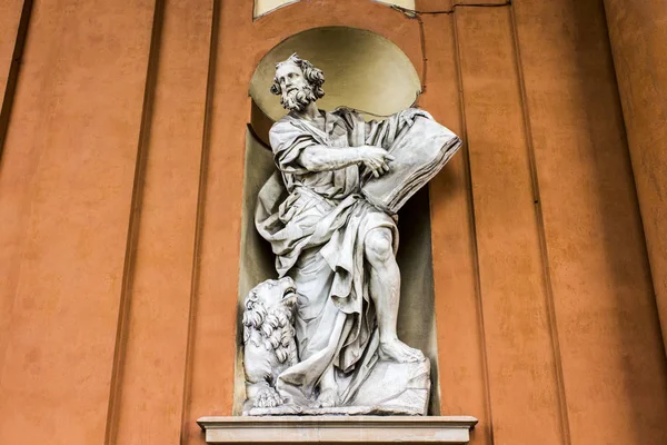 Estátua Marcos Evangelista Com Leão Dentro Santuário Madonna San Luca — Fotografia de Stock