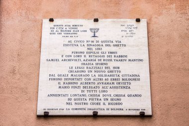 Bologna, İtalya için eski bir sinagog yerine plak.
