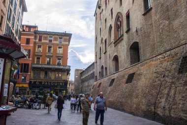 Palazzo d 'Accursio veya Palazzo Comunale, bir zamanlar şehrin belediye binası olan Bologna, İtalya' nın Piazza Maggiore kentinde yer alan bir saray.