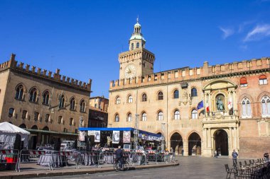 Palazzo d 'Accursio veya Palazzo Comunale, bir zamanlar şehrin belediye binası olan Bologna, İtalya' nın Piazza Maggiore kentinde yer alan bir saray.