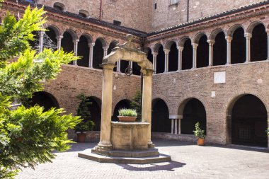 Basilica di Santo Stefano ve Sette Chiese Bologna, İtalya