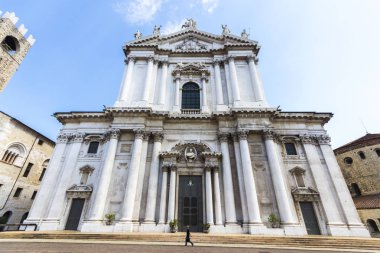 Duomo Nuovo veya yeni bir katedral, Brescia, İtalya en büyük Roma Katolik Kilisesi