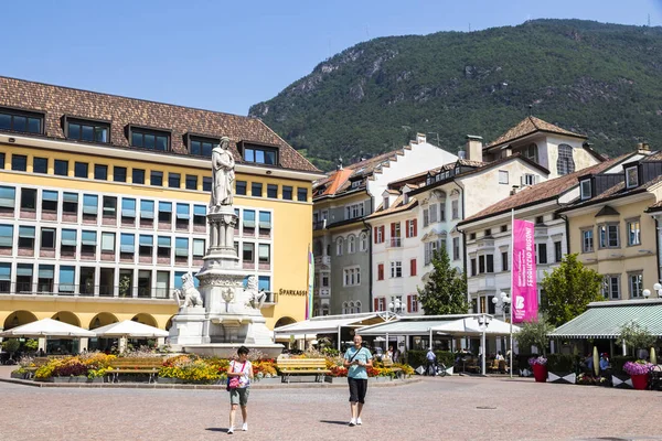 Die Piazza Walther Bozen Italien Mit Dem Denkmal Für Walther — Stockfoto