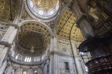 Como İtalya'da inşa son Gotik Katedrali olarak yaygın olarak açıklanan Katedrali (Cattedrale di Santa Maria Assunta, Duomo di Como),