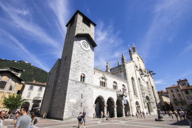 Como İtalya'da inşa son Gotik Katedrali olarak yaygın olarak açıklanan Katedrali (Cattedrale di Santa Maria Assunta, Duomo di Como),