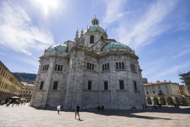 Como İtalya'da inşa son Gotik Katedrali olarak yaygın olarak açıklanan Katedrali (Cattedrale di Santa Maria Assunta, Duomo di Como),