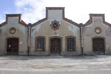 Crespi d'Adda, Lombardiya, İtalya, tarihi bir yerleşim ve Avrupa'da yerleşik 19. yüzyıl şirket şehirlerin büyük bir örnek. 1995 yılından bu yana Dünya Mirası