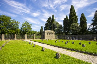 Crespi d'Adda, Lombardiya, İtalya, tarihi bir yerleşim ve Avrupa'da yerleşik 19. yüzyıl şirket şehirlerin büyük bir örnek. 1995 yılından bu yana Dünya Mirası