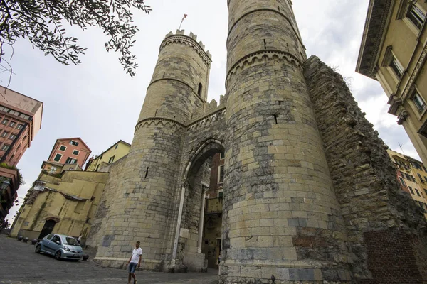 Средневековые Ворота Генуи Редкий Выживший Старейших Зданий Города — стоковое фото