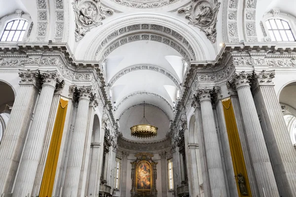 Altar Dentro Del Duomo Nuovo Catedral Nueva Iglesia Católica Romana — Foto de Stock