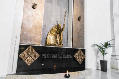 Papa Paulus VI Duomo Nuovo veya yeni bir katedral, Brescia, İtalya en büyük Roma Katolik Kilisesi içinde anıt