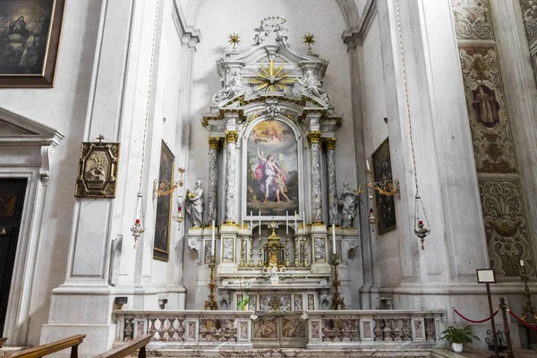 Altar Dentro Del Duomo Nuovo Catedral Nueva Iglesia Católica Romana — Foto de Stock