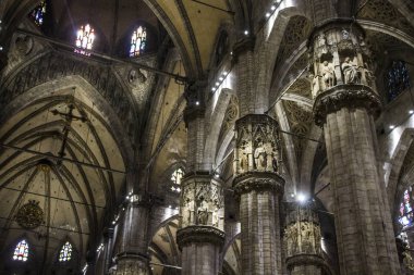 Milano Katedrali'ne, Gotik Katedrali, İtalya en büyük Kilisesi ve dünyanın beşinci büyük