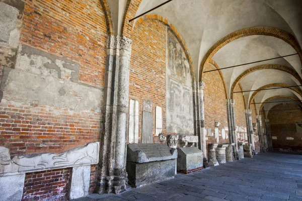 Фаллика Сан Амброджо Одна Древнейших Церквей Милана — стоковое фото