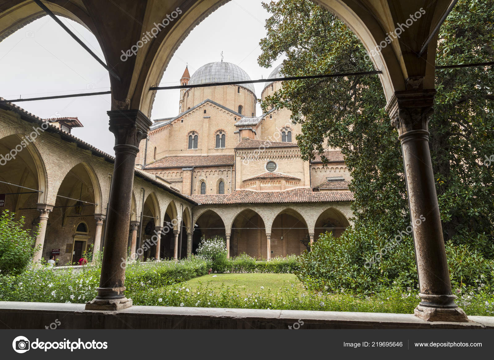 Preghiere A Sant'antonio Di Padova Cloister Basilica Sant'antonio Padova Basilica Saint Anthony Pontifical