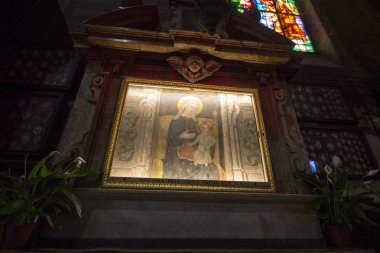 Duomo di Monza, İtalya. Monza Milan piskoposluk bölgesi parçası her zaman olmuştur, ama bir Başrahip yönetiyor olması bir katedral olmayan tek duomo