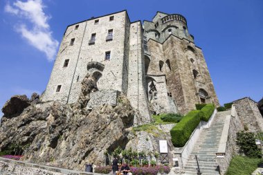 Sacra di San Michele, dini bir kompleks olarak Mount Pirchiriano Torino, İtalya
