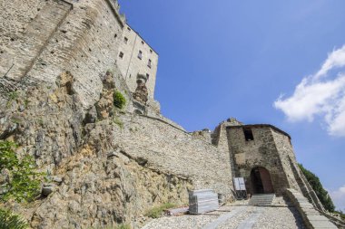 Sacra di San Michele, dini bir kompleks olarak Mount Pirchiriano Torino, İtalya