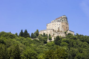 Sacra di San Michele, dini bir kompleks olarak Mount Pirchiriano Torino, İtalya