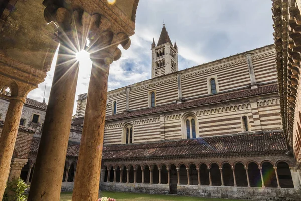 Claustro Basílica San Zeno Maggiore Verona Norte Italia Construido Estilo — Foto de Stock