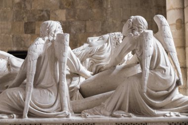 Peter mezar yaslanmış effigy ben Portekiz, Just veya zalim, Gotik heykel bilinmeyen yazarlık aradı. Alcobaca Manastırı, Portekiz