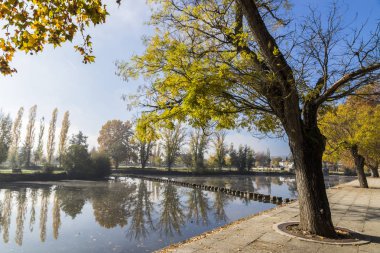 Chaves, Kuzey Portekiz Tamega Nehri üzerinde taşları adım köprü